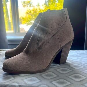 NEW JESSICA SIMPSON BOOTIES